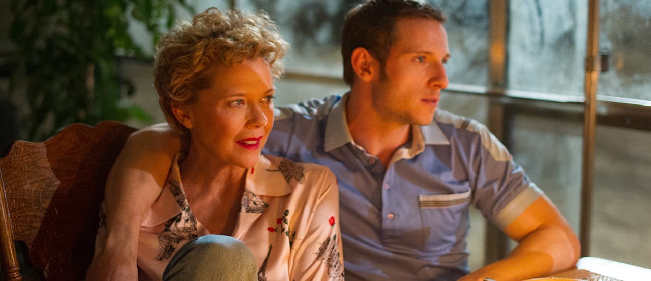 Film Stars Don't Die In Liverpool